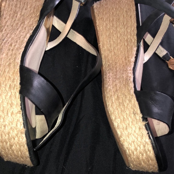 Michael Kors wedge wore once 9.5 black leather - Picture 3 of 3